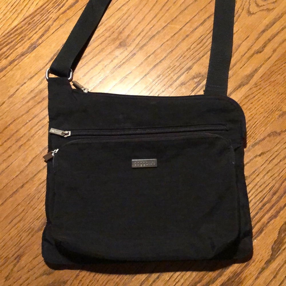 Baggallini cross body bag